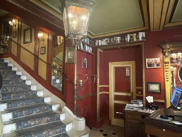 Entrée du restaurant Le Procope