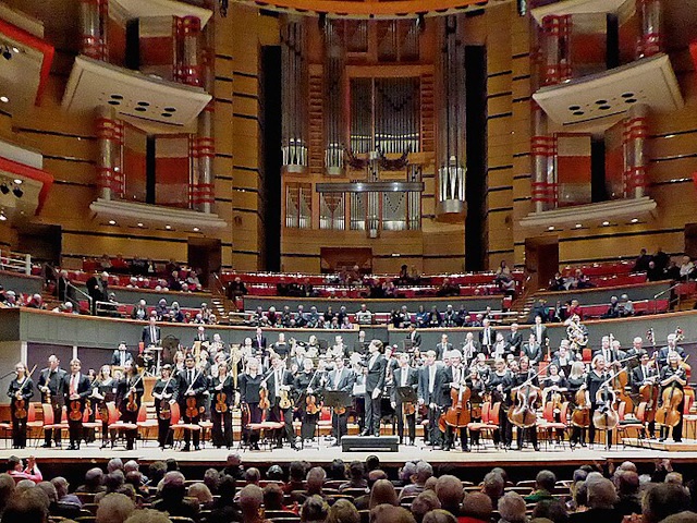 L'orchestre de Birmingham tire sa révérence après une représentation.