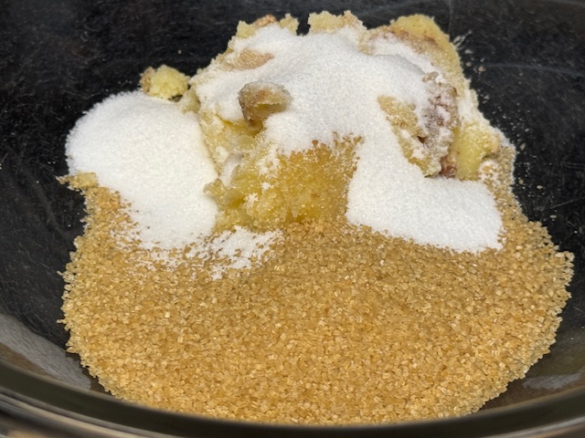 Beurre et deux sucres dans le saladier