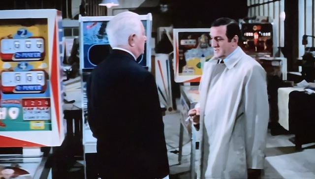 Le Goff et Vittorio dans l'usine du dernier