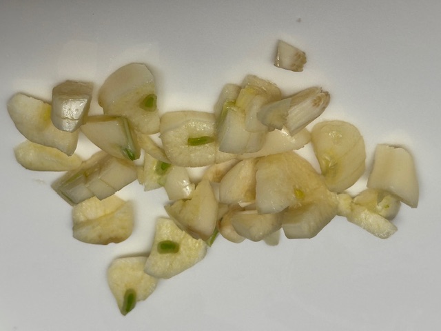 Gousses d'ail émincées