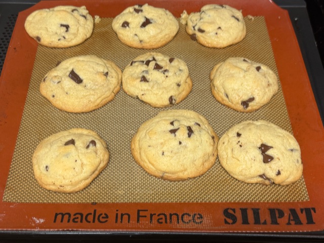 9 cookies sur un tapis