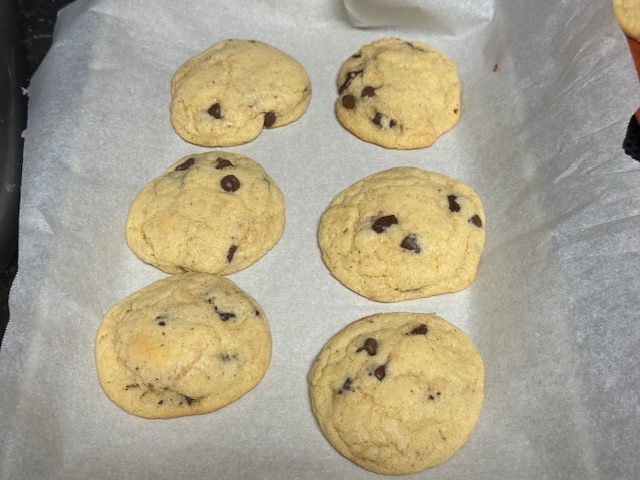 6 cookies sur un autre tapis