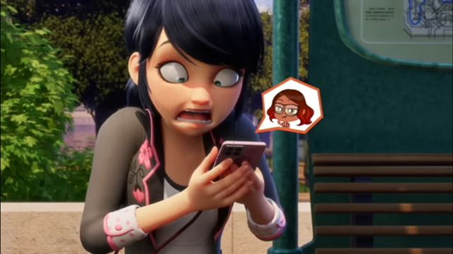 Marinette pique une crise en recevant un recto d'une amie pendant son rendez-vous avec Adrien