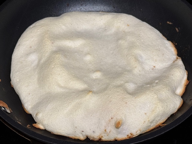 Crêpe dans la poêle