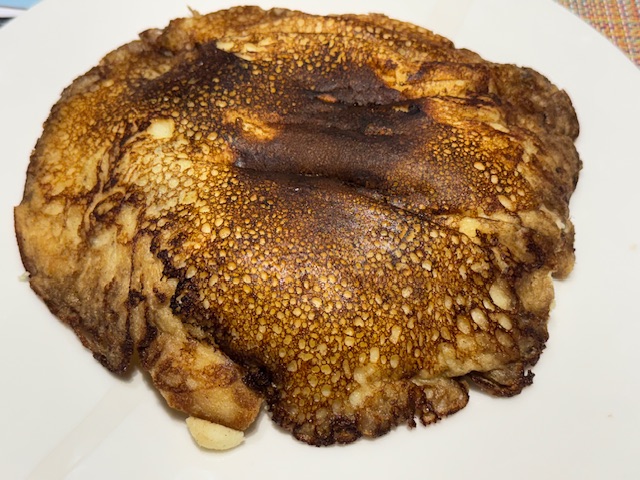 Grande crêpe déposée en haut