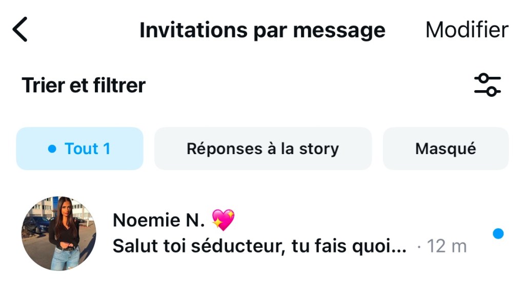 Capture d'écran d'une invitation par MP qui commence « Salut toi séducteur »