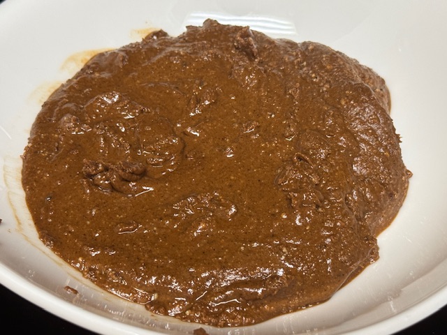 Bol de praliné une fois retiré du mixeur