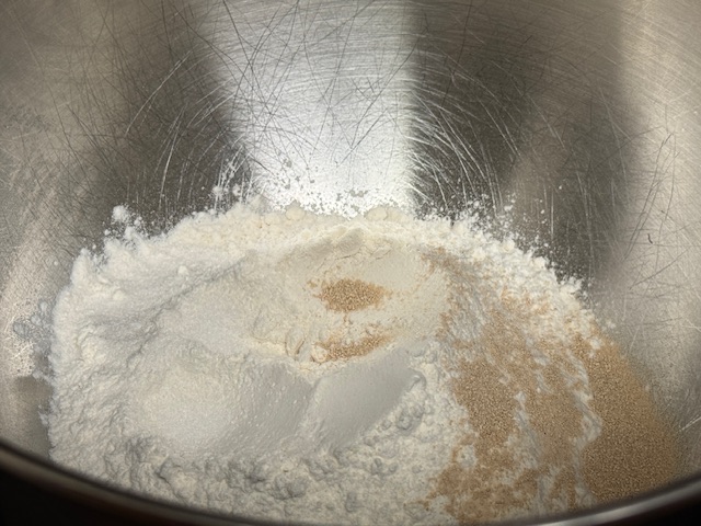 Photo des ingrédients sec dans un bol de robot