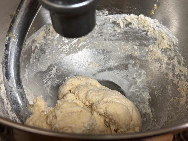 Pâte après premier tour dans le robot
