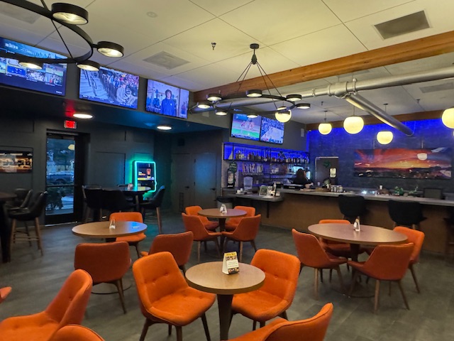 Vue des tables dans le bar