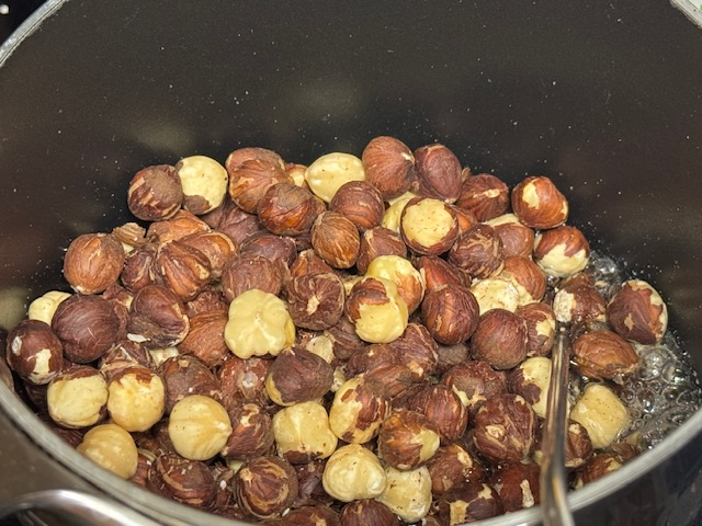 Noisettes trempées dans le sirop