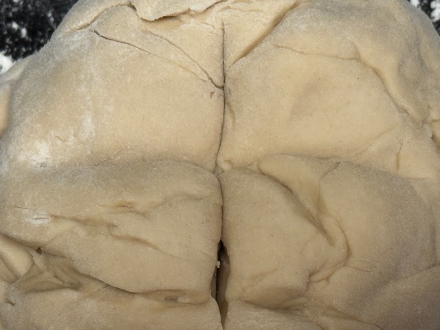 Croix coupée dans la boule