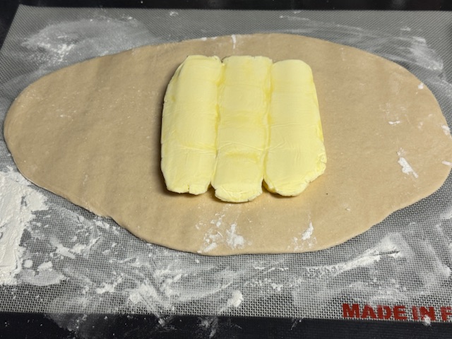 Pâte avec carré de beurre