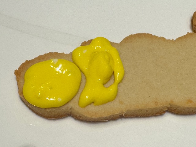 Deuxième pochage de glaçage jaune