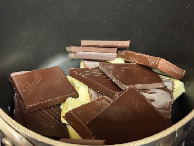 Chocolat et beurre dans la casserole