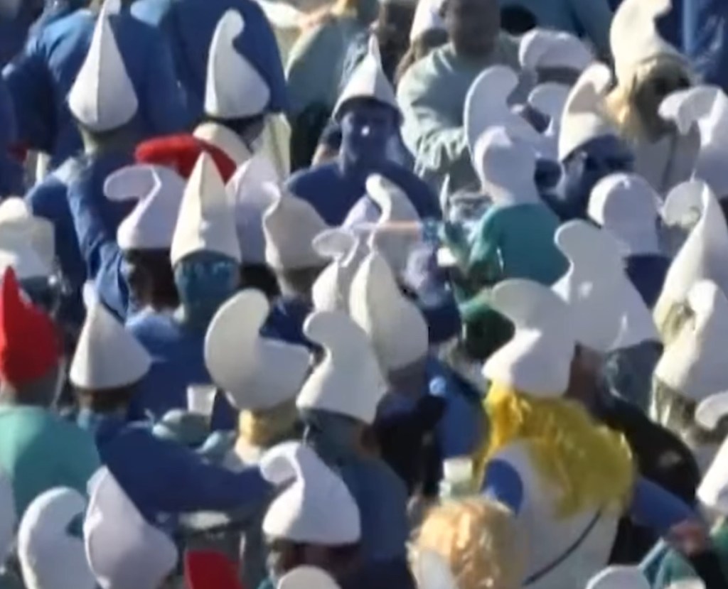 Capture d'écran -- il y a au moins 2 Grand Schtroumpfs et 3 Schtroumpfettes 