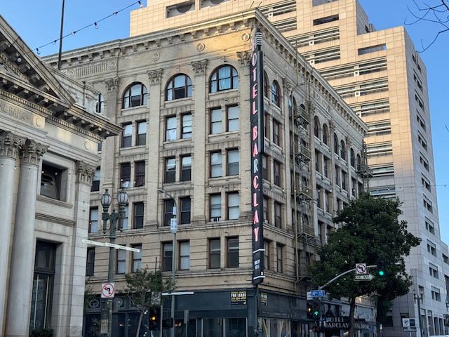 Coin de l'ancien Hotel Barclay, un bâtiment des années 1920