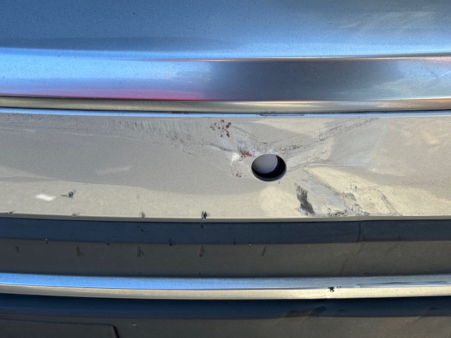 Photo du pare-chocs endommagé de ma voiture