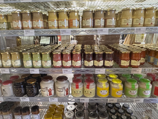 Des douzaines de moutardes