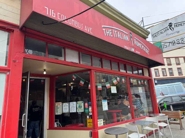 Épicerie italienne vue de l'extérieur 