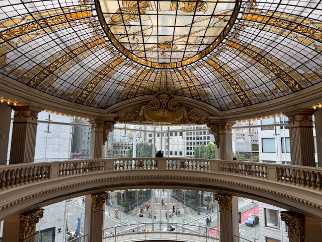 La coupole vu de l'étage au-dessous de son verre