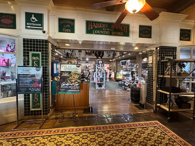 Boutique de Harris Ranch, vue de l'entrée