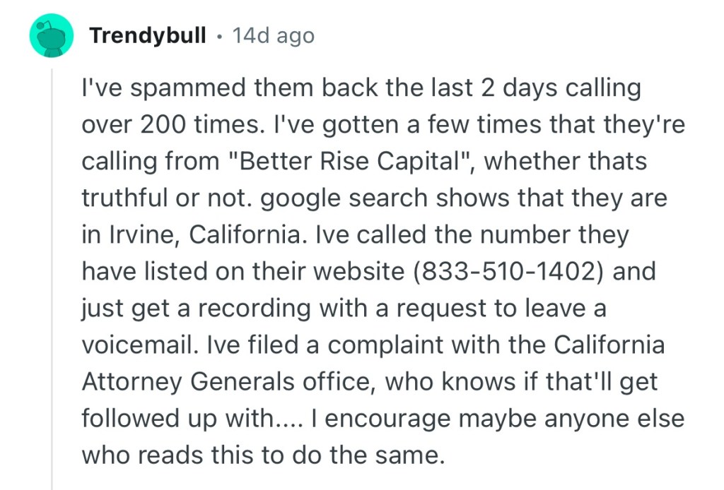 Commentaire sur Reddit qui parle des efforts de son auteur pour découvrir la source des appels
