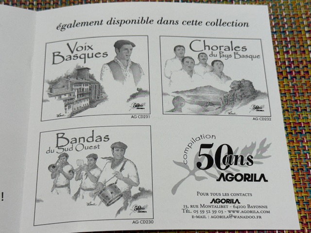 Des illustrations des 3 disques de la série 50 Ans d'Agorila : Bandas du Sud-Ouest, Chorales du Pays Basque et Voix Basques.