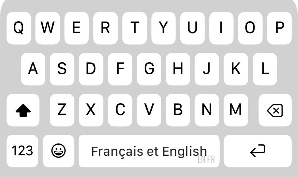 Clavier dont la barre d'espace a la légende « Français et English »