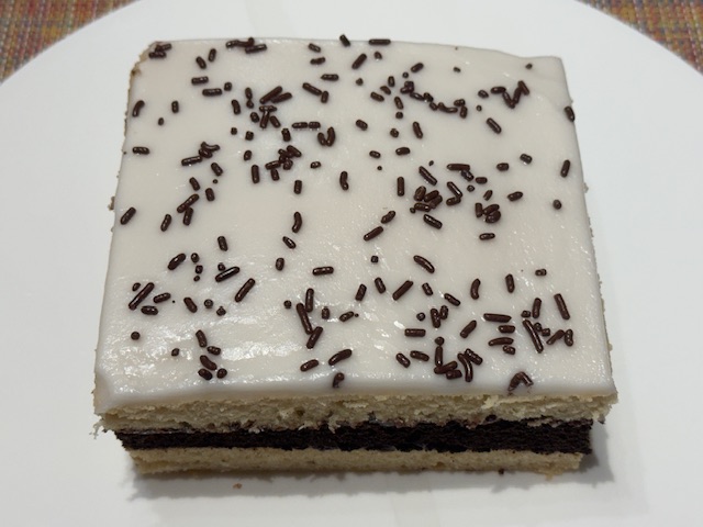 Gâteau Napolitain carré, 15 cm par 15 cm, vu d'en haut