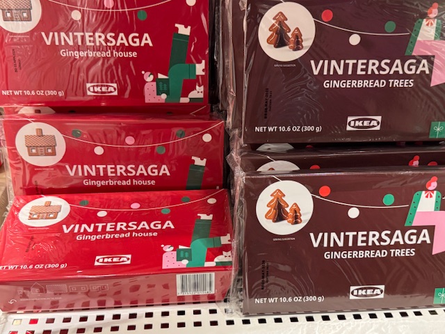 Photo de boîtes de kits de maisons en pain d'épices « Vintersaga »