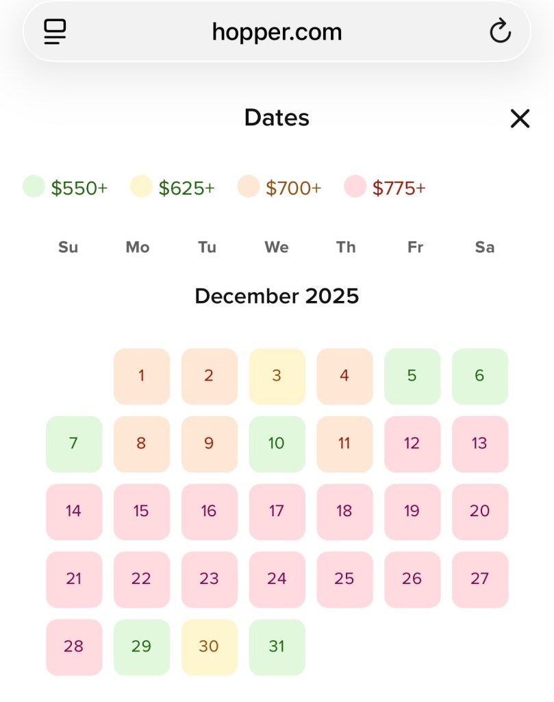 Capture d'écran du mois de décembre sur le site Hopper. Les dates entre le 1er et le 10 sont en vert ou en orange, ce qui indique des prix moins chers. Tout après ces dates est en rouge, très élevé. 
