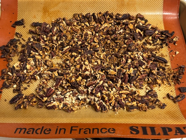 Noix de pécans trop torréfiées car mon four était trop chaud