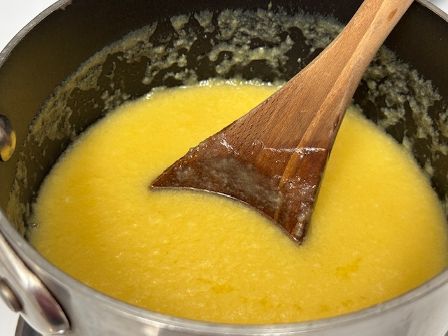 Vue de plus proche qui montre la texture du glaçage, plus épais qu'avant