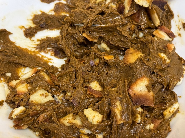 Praliné bien mélangé avec les miettes