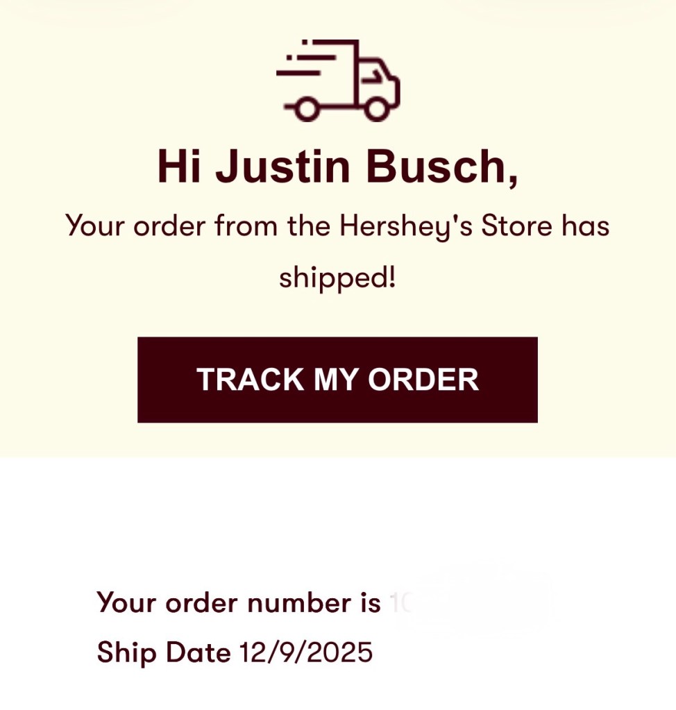 Capture d'écran qui dit : « Bonjour Justin Busch, ta commande a été expédiée. Date d'expédition : 9/12/25. » Le courriel a été envoyé le 7/12.