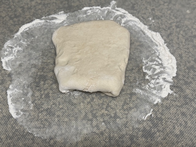 Paquet de pâte avec le beurre là-dedans