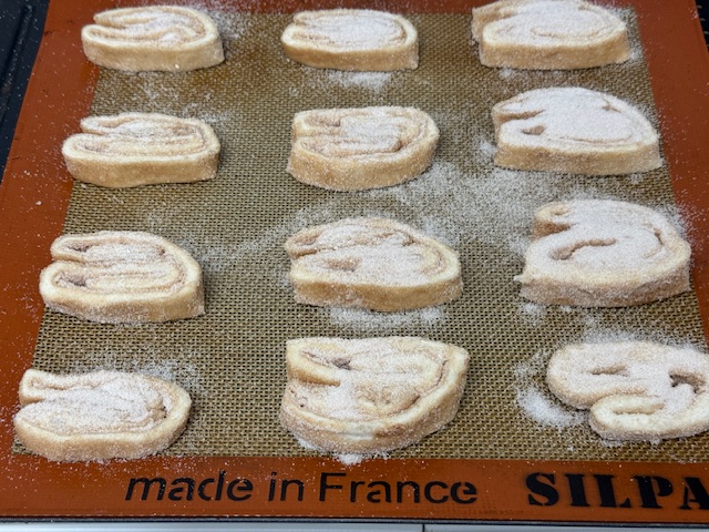 Orejas saupoudrées avec plus de sucre et cannelle