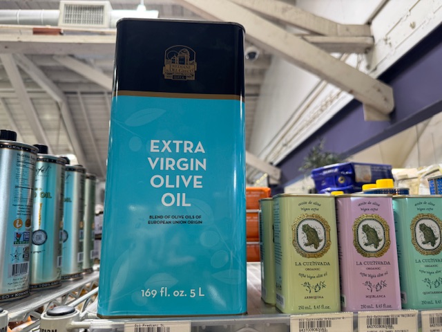 Boîte bleue d'huile d'olive