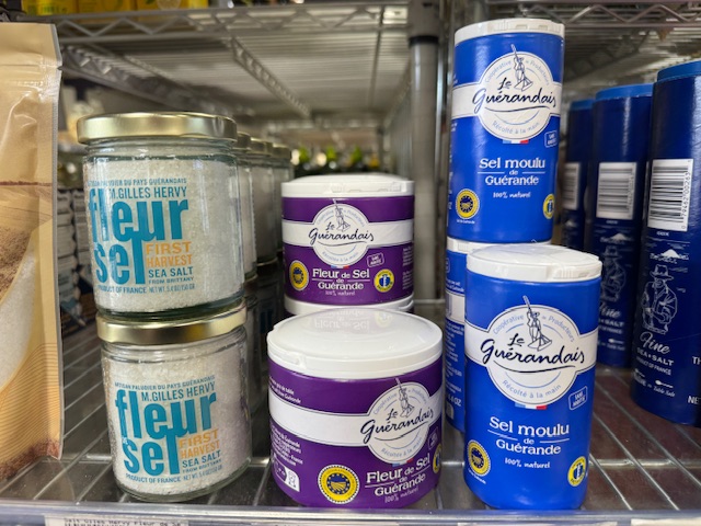 Des boîtes de sel guérandais : fleur de sel et sel moulu