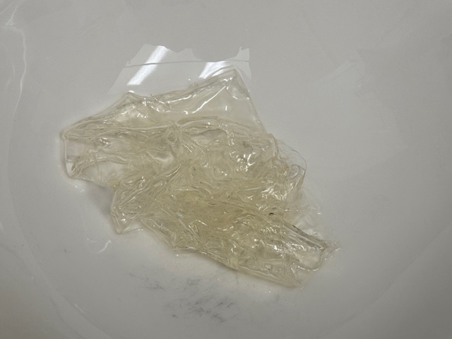 Gélatine égouttée dans un bol