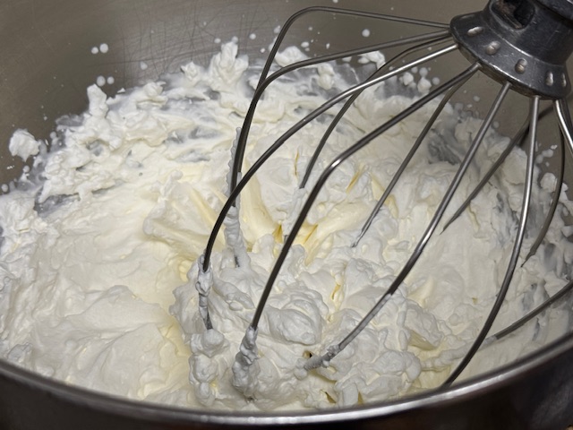 Crème fouettée, très ferme