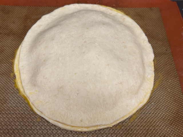 Des fentes partout autour des bords