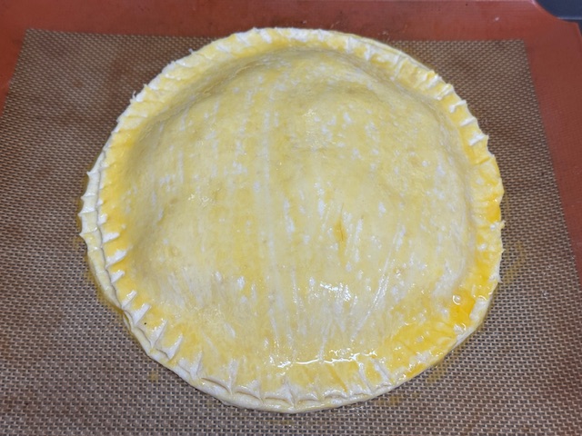 Première badigeonnement de la galette