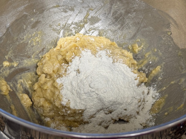 Pâte avec plus de farine au-dessus