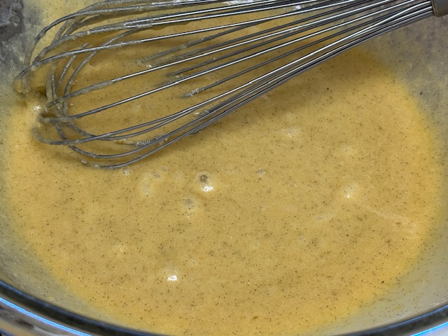 Appareil bien fouetté, dont le zeste de citron.