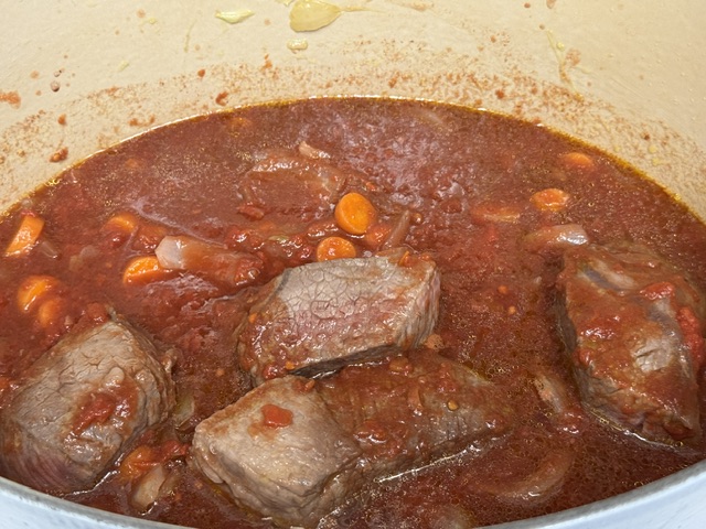 Sauce mélangée avant d'ajouter les herbes