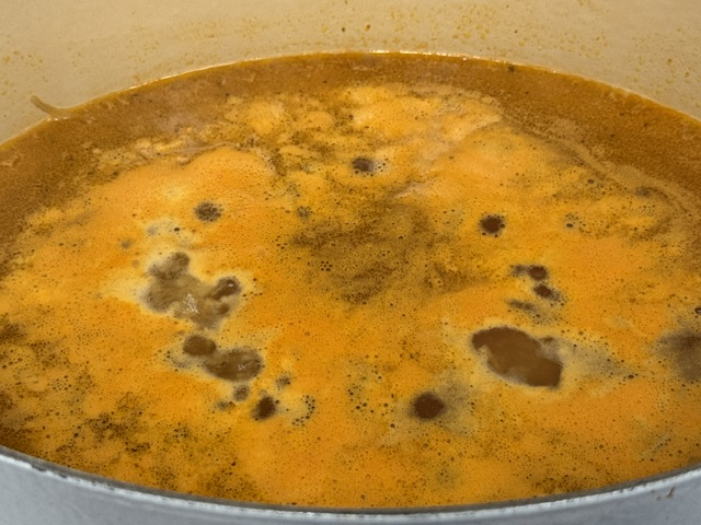 Soupe à la fin de 10 minutes de cuisson -- le volume a baissé par un quart