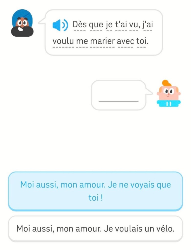 Vikram, homme d'environ 30 ans : « Dès que je t'ai vu, j'ai voulu me marier avec toi. »
Junior, gars de 8 ans : « Moi aussi, mon amour. Je ne voyais que toi ! »